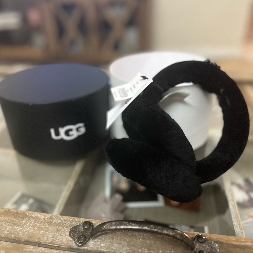 NWT AND IN BOX - UGG black dyed fur ear muffs REAL Shearling sheepskin